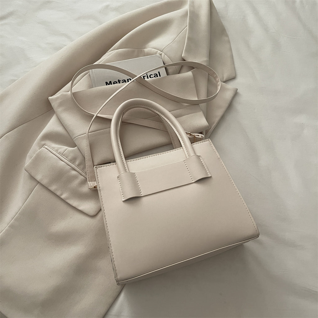Modern Chic All-Season PU/Artificial Leather/Microfiber Leather Women's Shoulder Bags Tote Bags | Color: White | Image 3