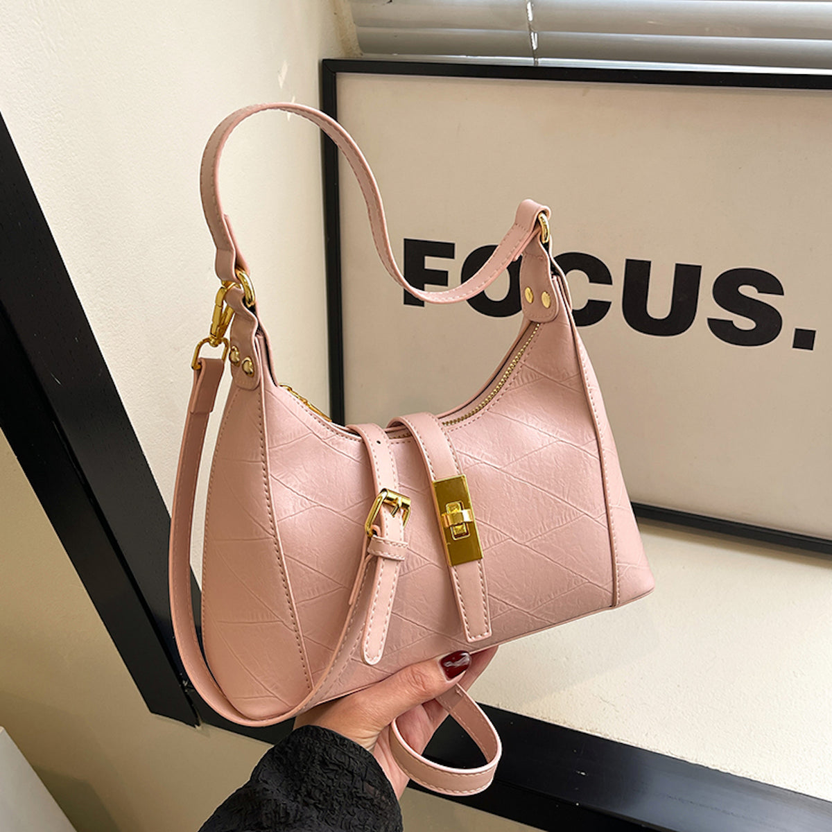 Modern Chic All-Season PU/Artificial Leather/Microfiber Leather Women's Handbags Other Bags | Color: Pink | Image 1