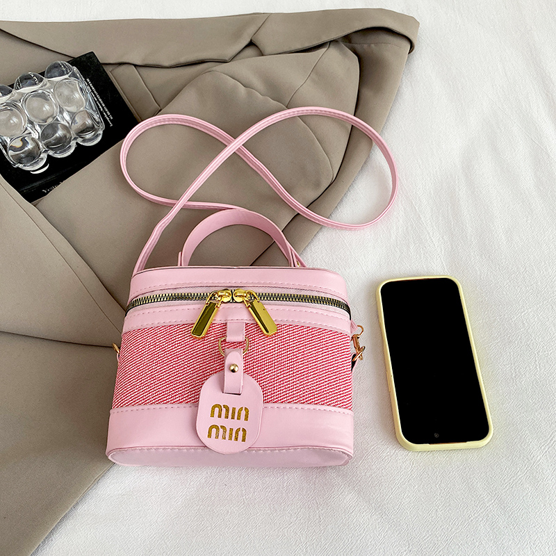 Modern Chic All-Season PU/Artificial Leather/Microfiber Leather Women's Crossbody Bags Bucket Bags | Color: Pink | Image 1