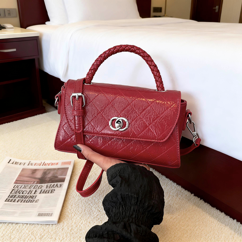 Modern Chic All-Season PU/Artificial Leather/Microfiber Leather Women's Crossbody Bags Other Bags | Color: Red | Image 1
