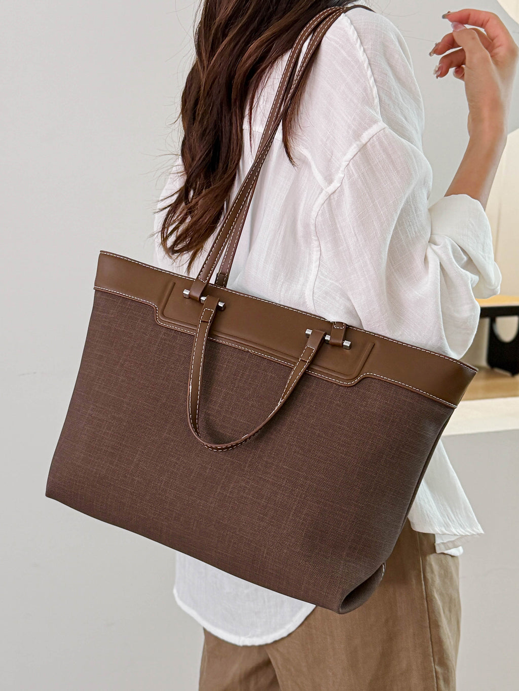 Modern Chic All-Season PU/Artificial Leather/Microfiber Leather Women's Shoulder Bags Tote Bags | Color: Coffee | Image 1