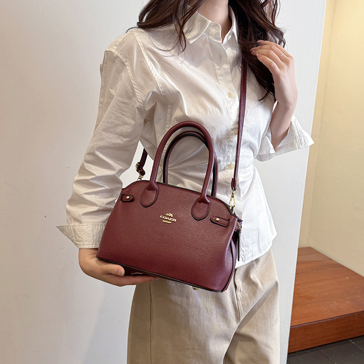 Modern Chic All-Season PU/Artificial Leather/Microfiber Leather Women's Handbags Other Bags | Color: Red | Image 2