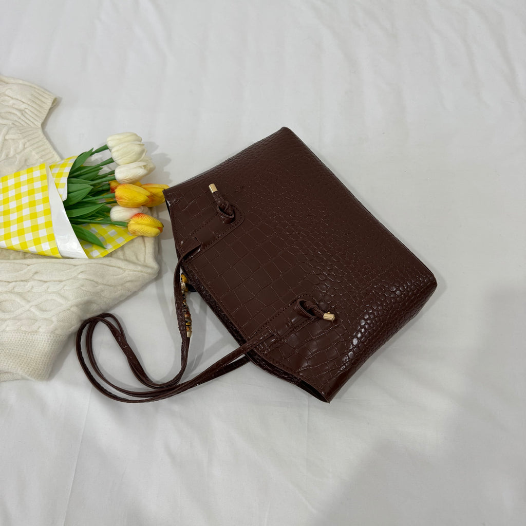 Modern Chic All-Season PU/Artificial Leather/Microfiber Leather Women's Shoulder Bags Underarm Bags | Color: Coffee | Image 3