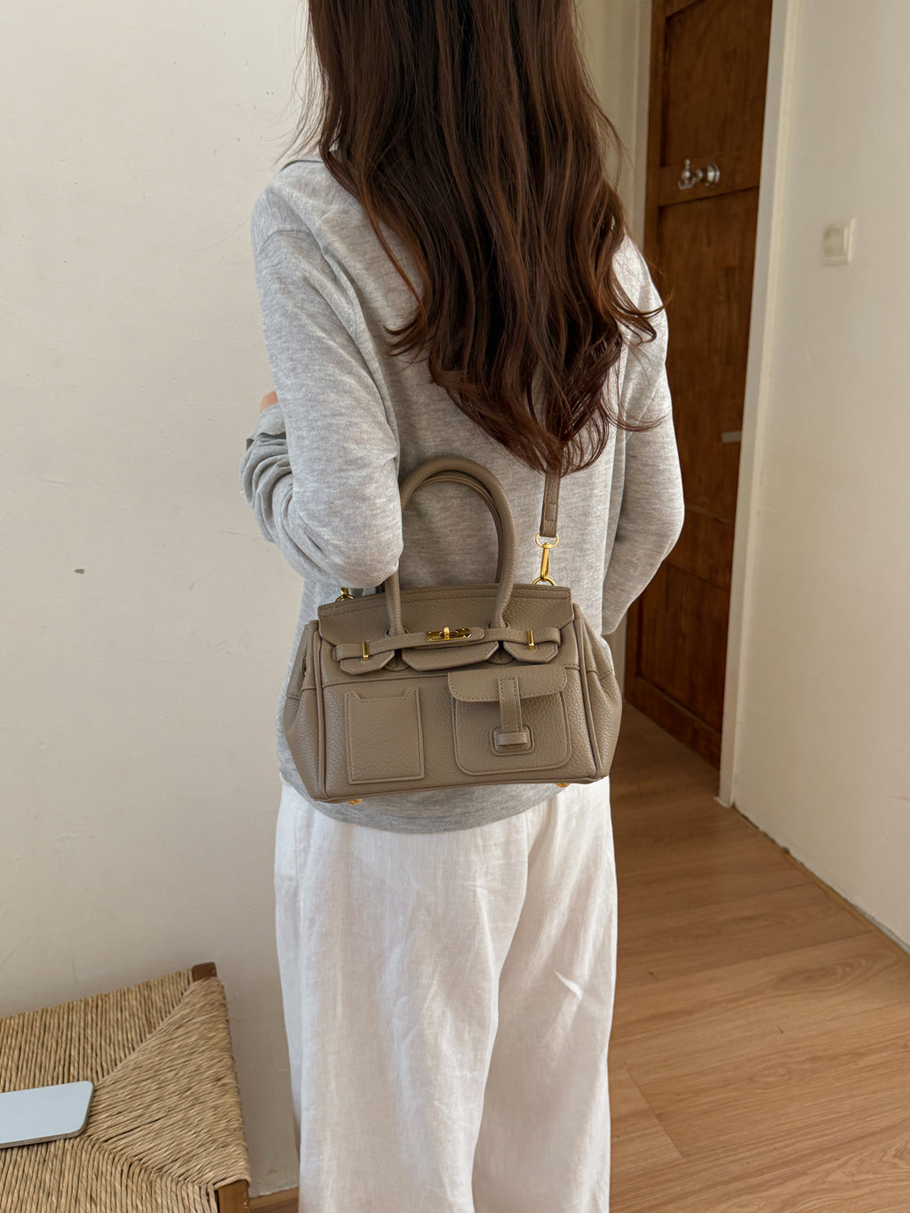 Modern Chic All-Season PU/Artificial Leather/Microfiber Leather Women's Crossbody Bags Other Bags | Color: Grey | Image 1