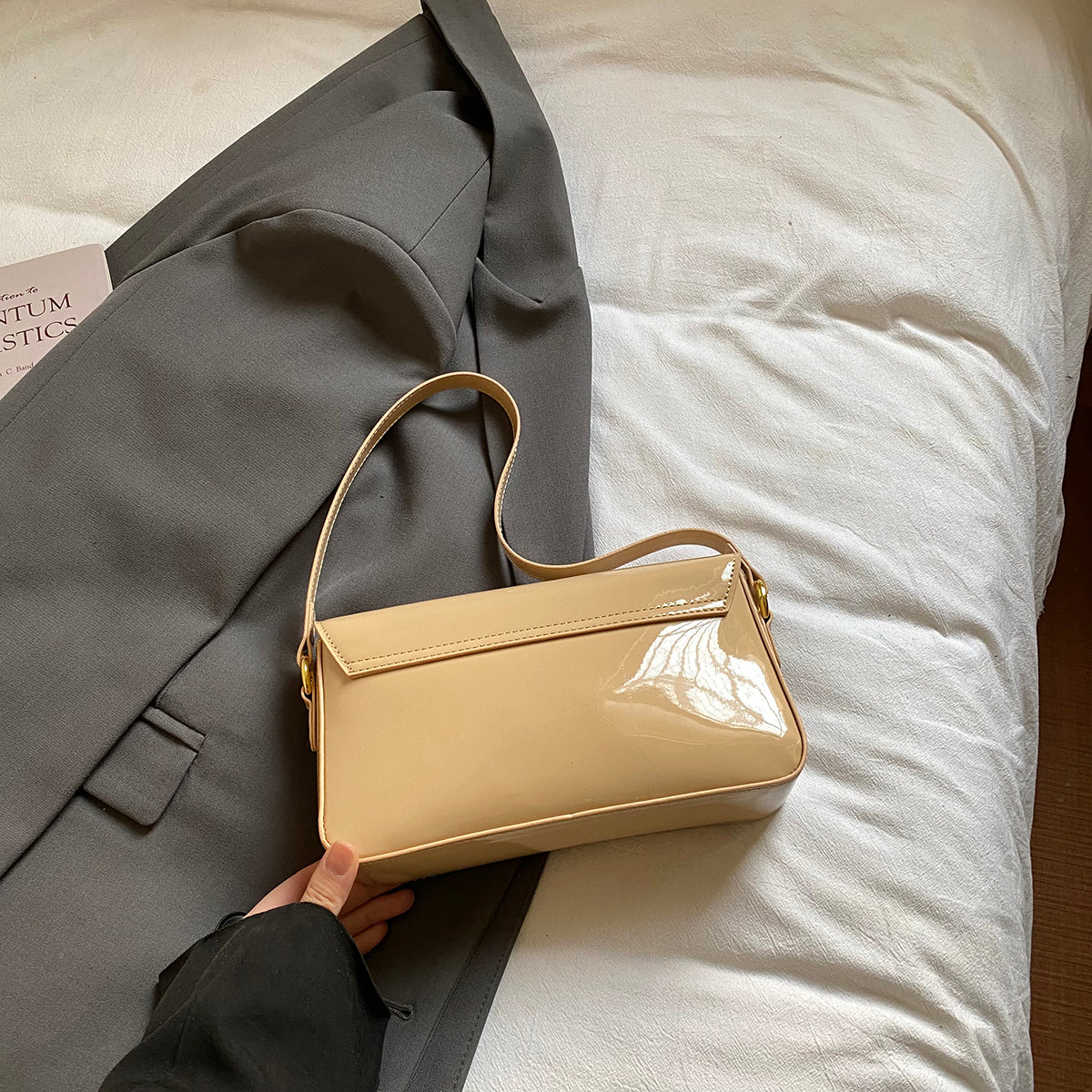 Modern Chic All-Season PU/Artificial Leather/Microfiber Leather Women's Handbags Other Bags | Color: Khaki | Image 3