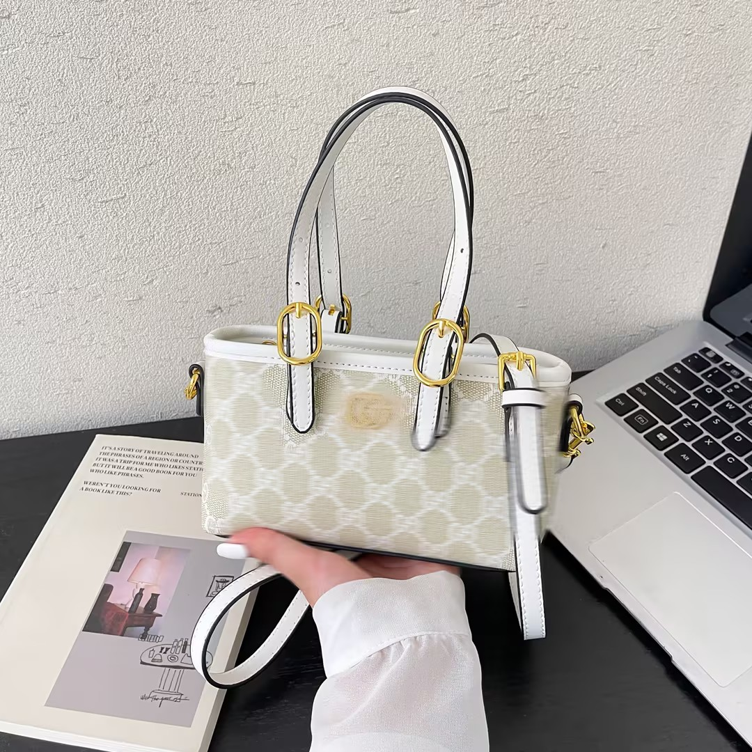 Modern Chic All-Season PU/Artificial Leather/Microfiber Leather Women's Handbags Other Bags | Color: Style 2 | Image 3