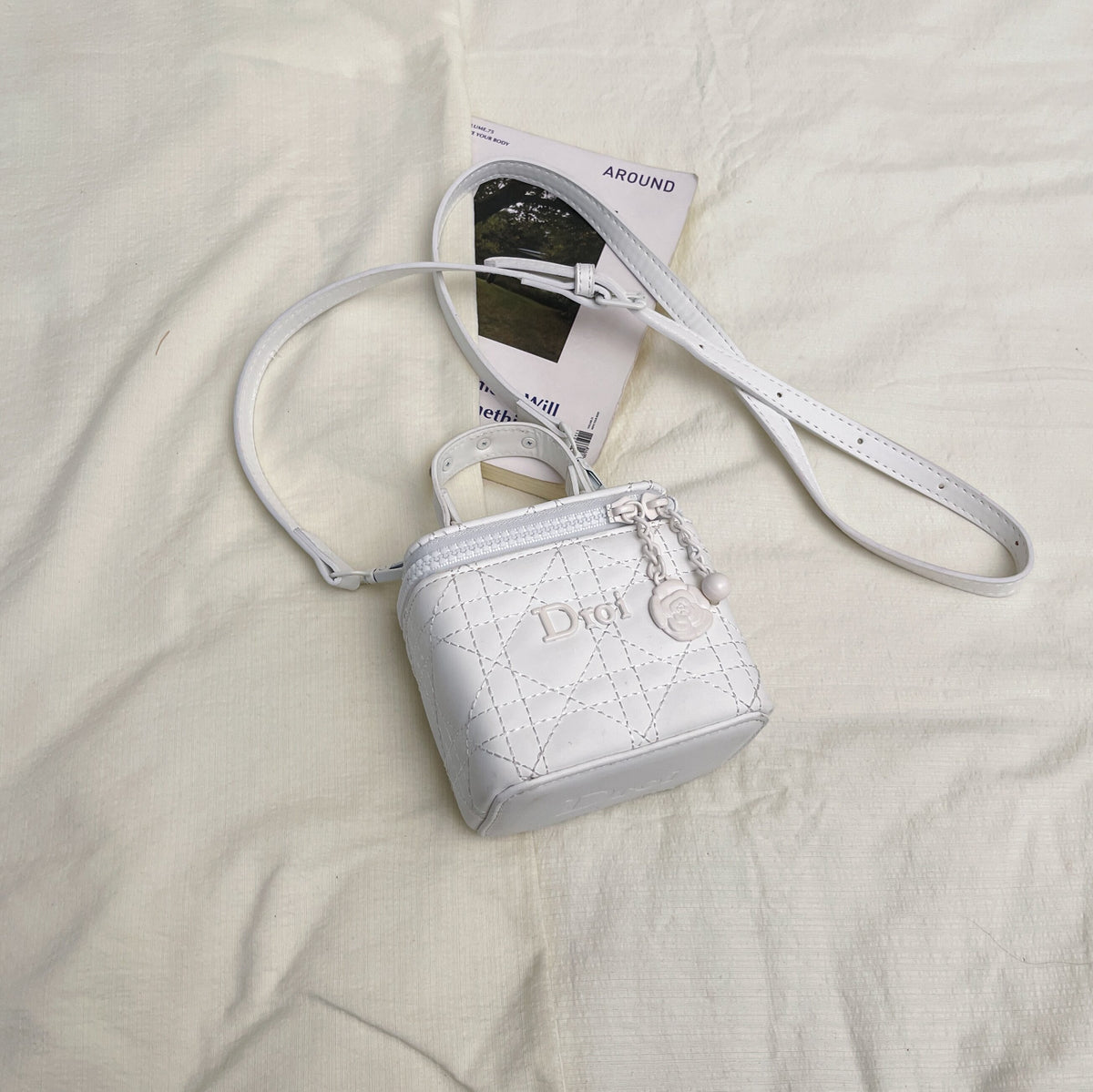 Modern Chic All-Season PU/Artificial Leather/Microfiber Leather Women's Handbags Other Bags | Color: White | Image 2
