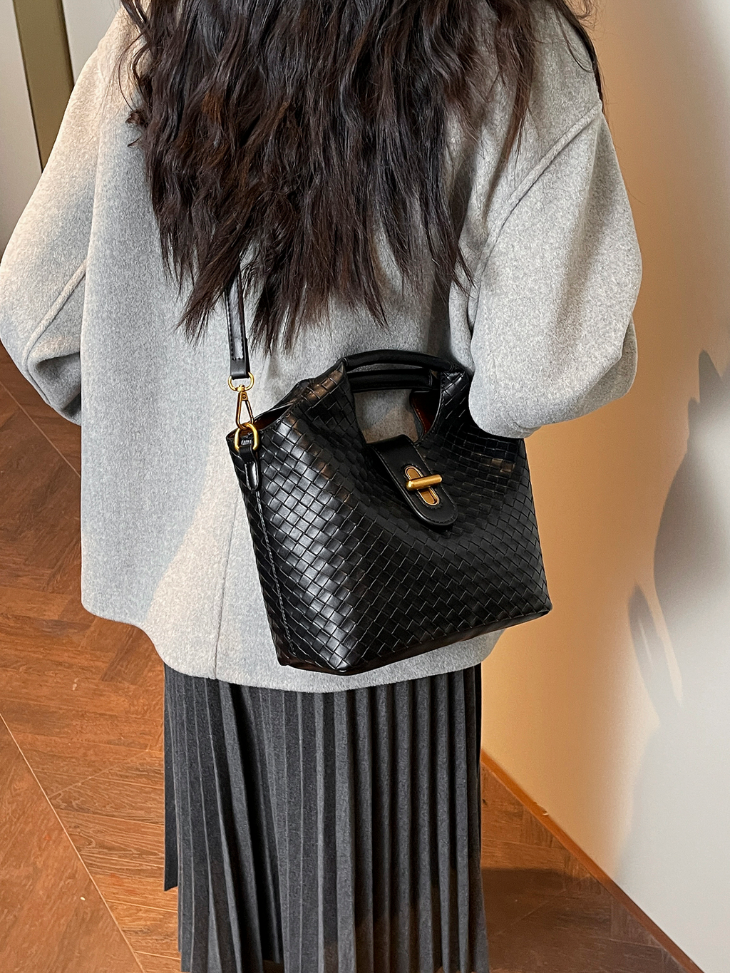 Modern Chic All-Season PU/Artificial Leather/Microfiber Leather Women's Crossbody Bags Other Bags | Color: Black | Image 3