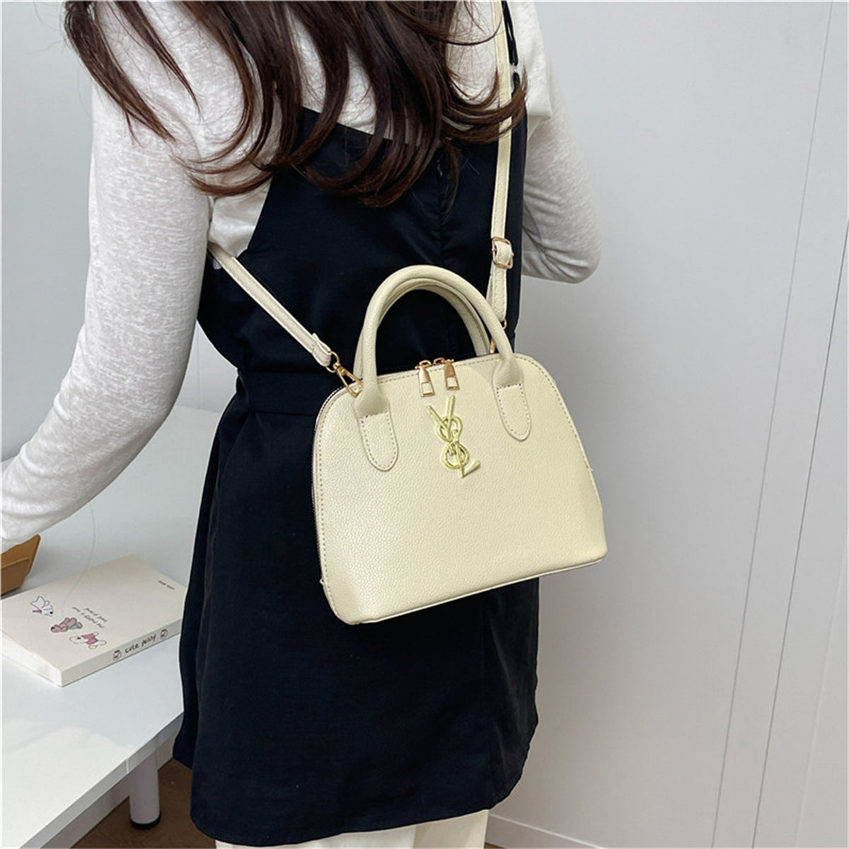 Modern Chic All-Season PU/Artificial Leather/Microfiber Leather Women's Handbags Other Bags | Color: White | Image 2