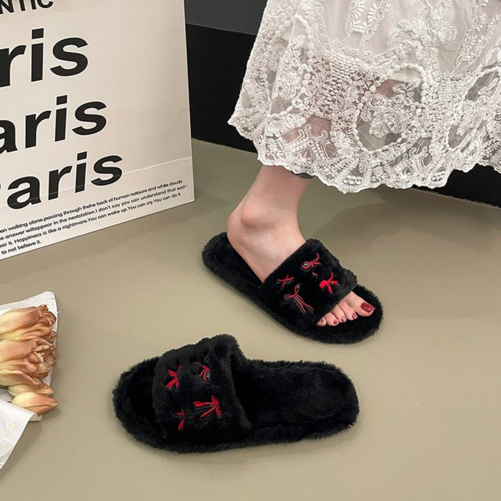 Modern Chic All-Season Cloth / Textile Women's Home Slippers | Color: Black | Image 3