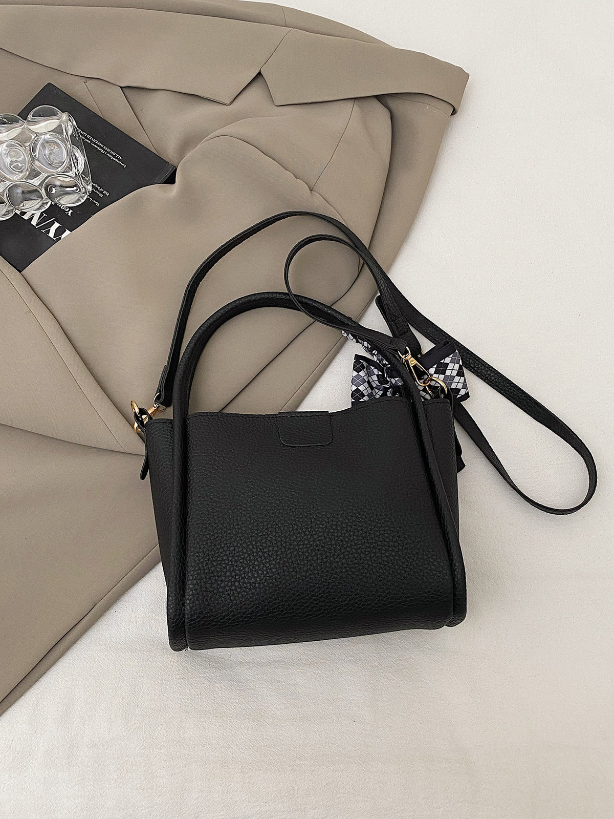 Modern Chic All-Season PU/Artificial Leather/Microfiber Leather Women's Handbags Other Bags | Color: Black | Image 3