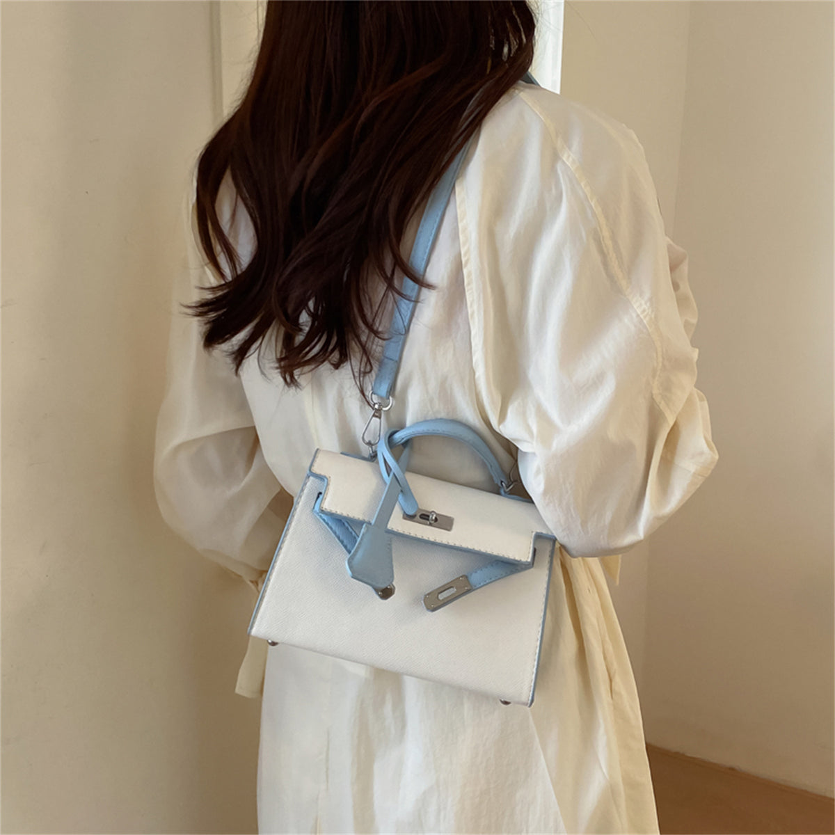 Modern Chic All-Season PU/Artificial Leather/Microfiber Leather Women's Handbags Other Bags | Color: Blue | Image 2