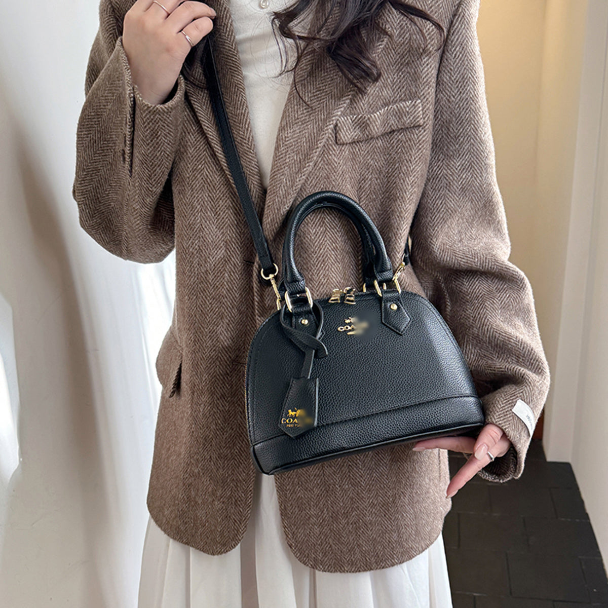 Modern Chic All-Season PU/Artificial Leather/Microfiber Leather Women's Handbags Other Bags | Color: Black | Image 3