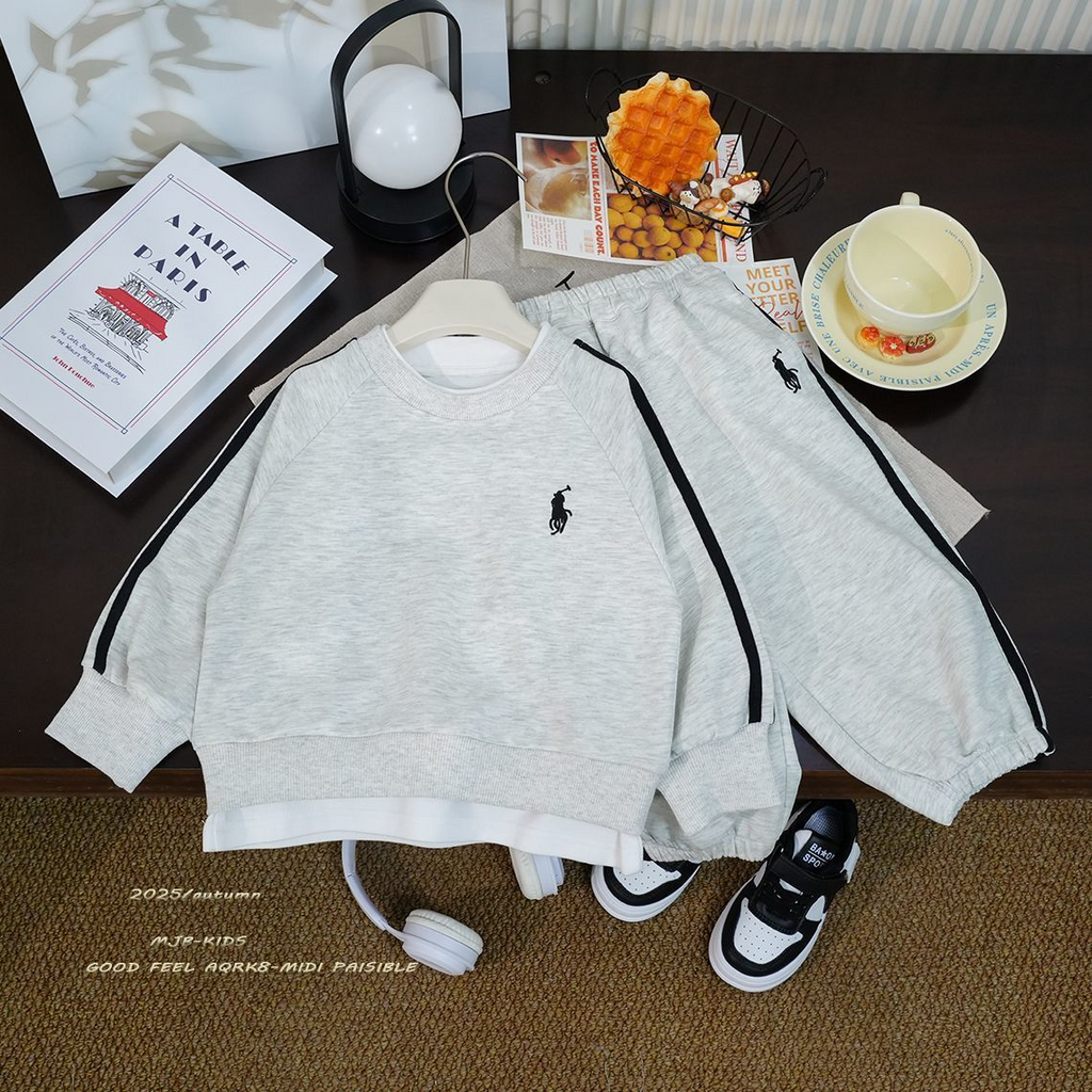 Modern Chic All-Season Casual Sporty Autumn 2-Piece Unisex Kids' Pants Suit, Ages 2-9 | Color: Black | Image 1