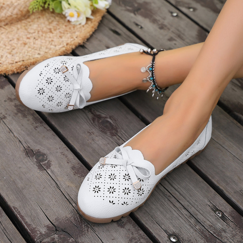 Modern Chic All-Season PU/Artificial Leather/Microfiber Leather Women's Flat Shoes | Color: White | Image 1