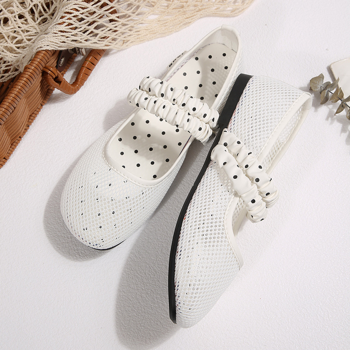 Modern Chic All-Season Lace/Mesh Women's Flat Shoes | Color: White | Image 3