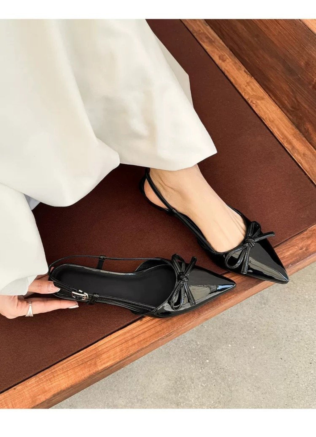 Modern Chic All-Season PU/Artificial Leather/Microfiber Leather Women's Flat Sandals | Color: Black | Image 3