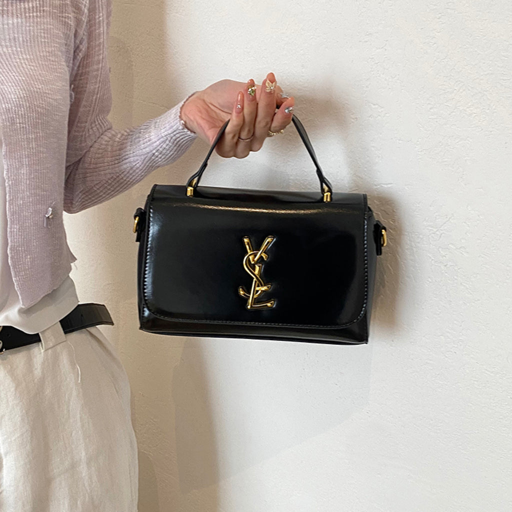 Modern Chic All-Season PU/Artificial Leather/Microfiber Leather Women's Handbags Other Bags | Color: Black | Image 1