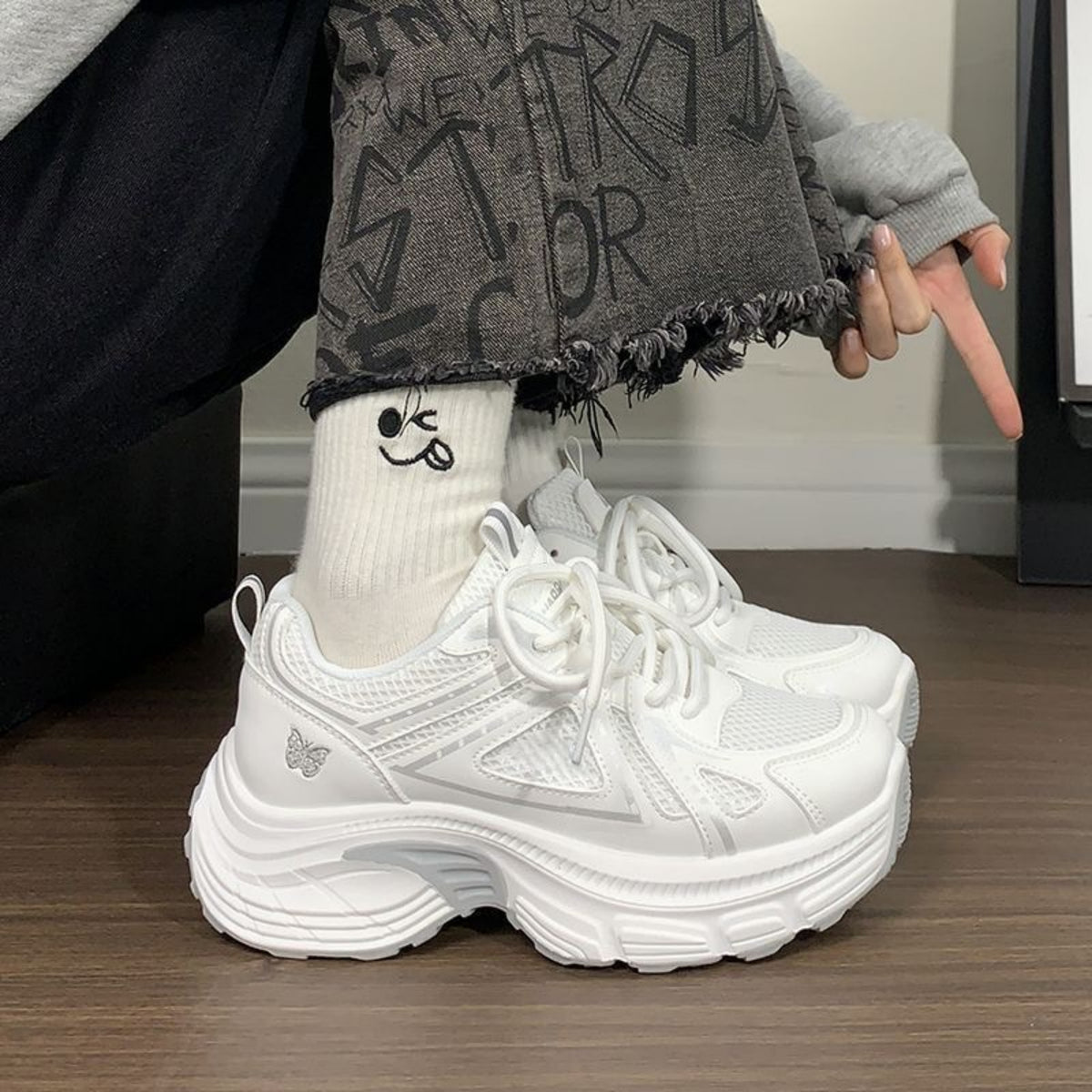 Modern Chic All-Season PU/Artificial Leather/Microfiber Leather Women's Fashion Sneaker | Color: White | Image 2