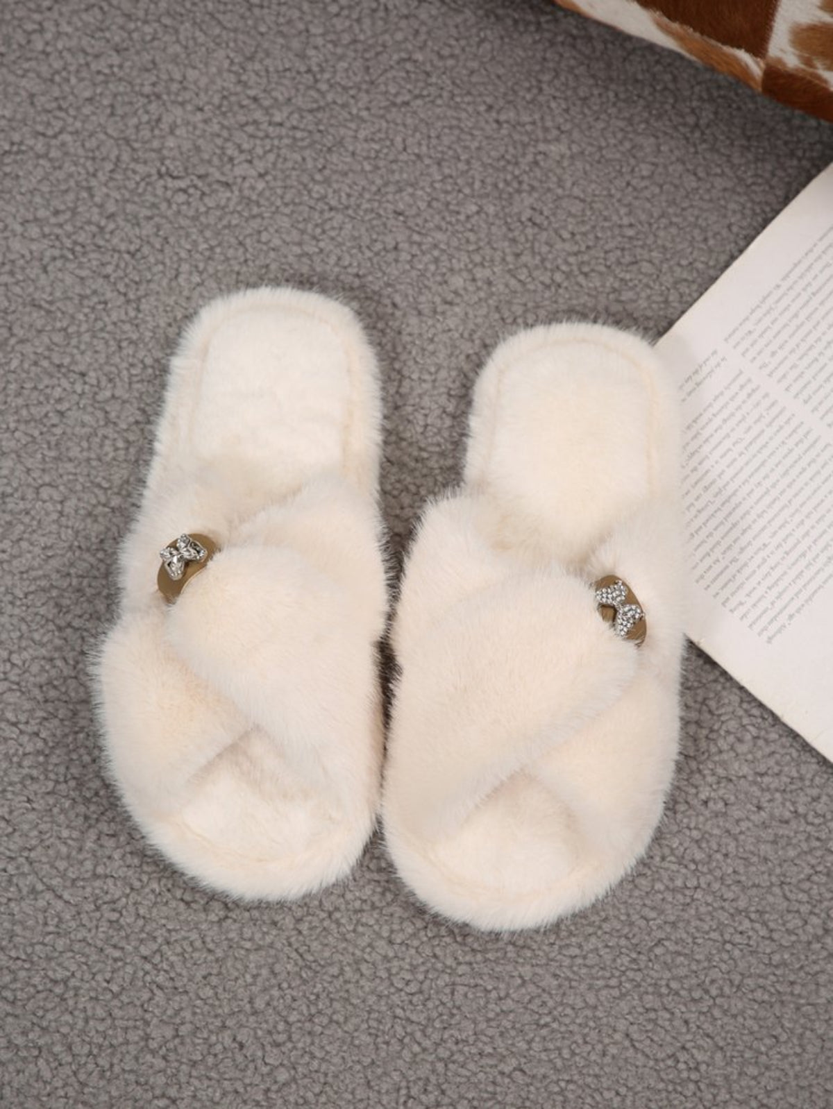 Modern Chic All-Season Cloth / Textile, Others Women's Imitation Fur Slippers | Color: Beige | Image 1