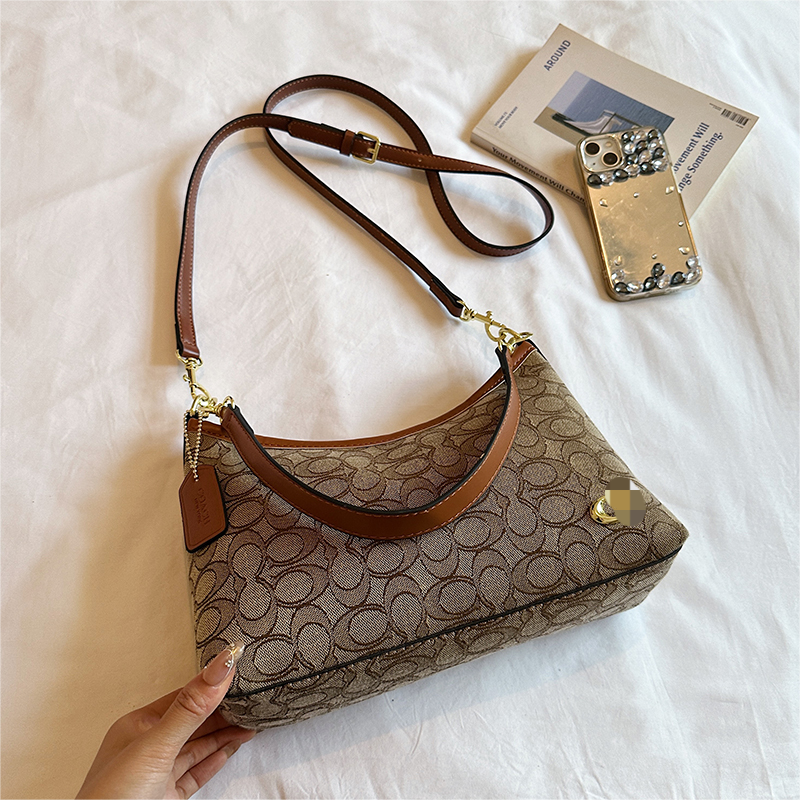 Modern Chic All-Season PU/Artificial Leather/Microfiber Leather Women's Handbags Other Bags | Color: Brown | Image 3