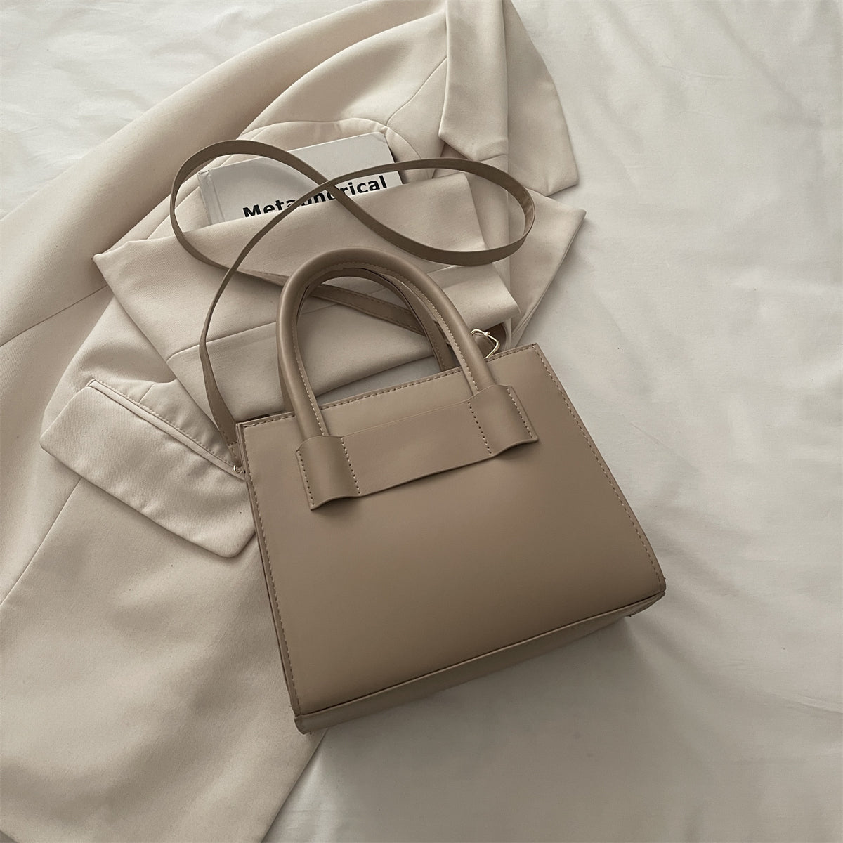 Modern Chic All-Season PU/Artificial Leather/Microfiber Leather Women's Shoulder Bags Tote Bags | Color: Khaki | Image 3
