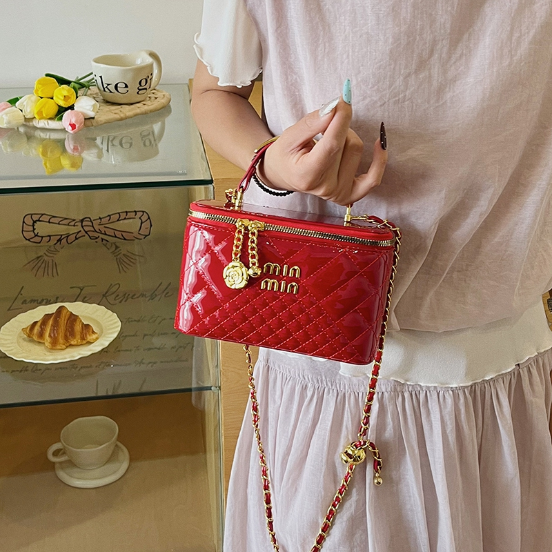 Modern Chic All-Season PU/Artificial Leather/Microfiber Leather Women's Crossbody Bags Box Bags | Color: Red | Image 3