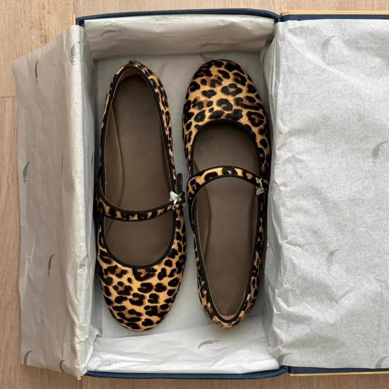 Modern Chic All-Season PU/Artificial Leather/Microfiber Leather Women's Flat Shoes | Color: Leopard | Image 3