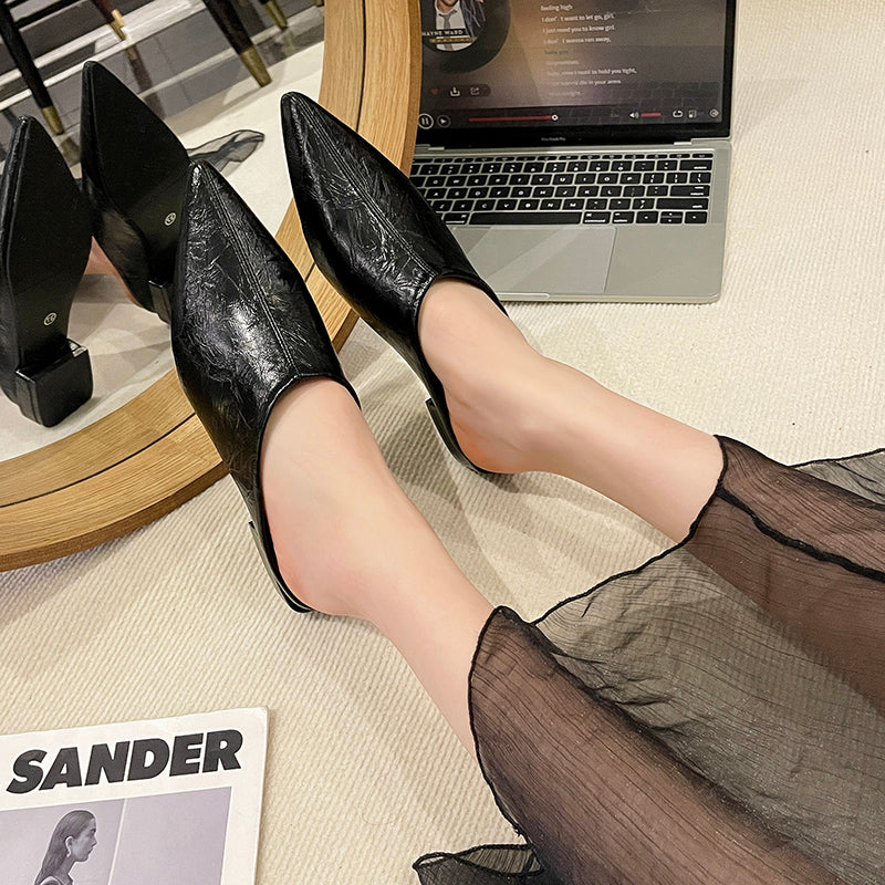 Modern Chic All-Season PU/Artificial Leather/Microfiber Leather Women's Flat Slippers | Color: Black | Image 2