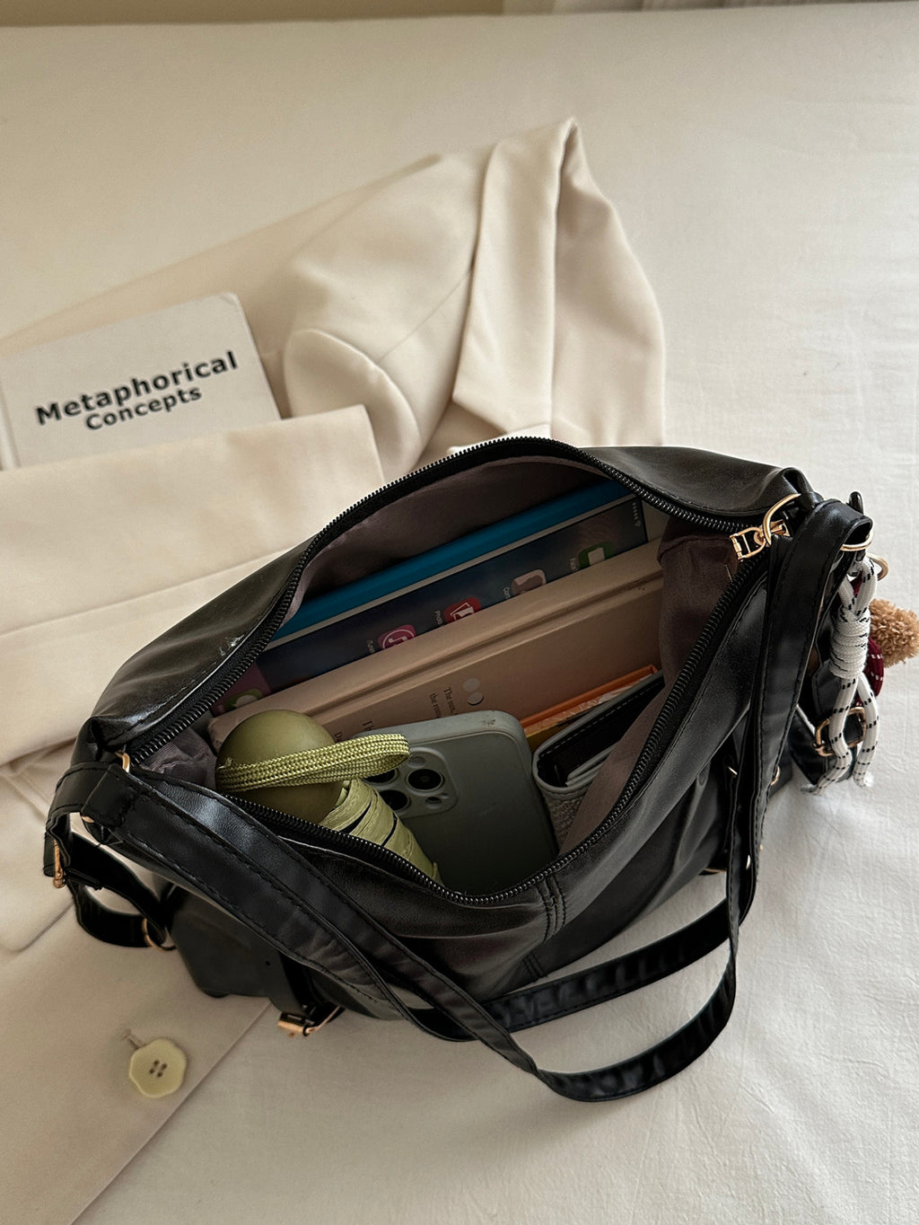 Trendy Autumn PU/Artificial Leather/Microfiber Leather Women's Shoulder Bags Tote Bags | Color: Black | Image 2