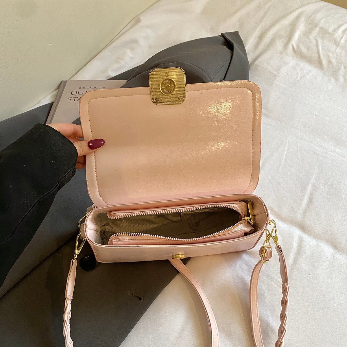 Modern Chic All-Season PU/Artificial Leather/Microfiber Leather Women's Handbags Other Bags | Color: Pink | Image 2