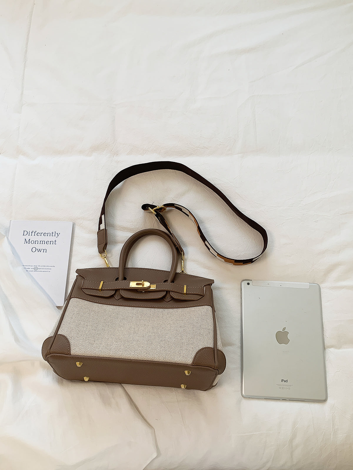 Quiet Luxury All-Season Cloth / Textile Women's Handbags Tote Bags | Color: Khaki | Image 3