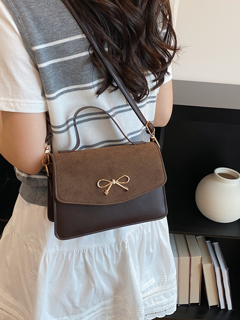 Modern Chic All-Season PU/Artificial Leather/Microfiber Leather Women's Crossbody Bags Other Bags | Color: Coffee | Image 3