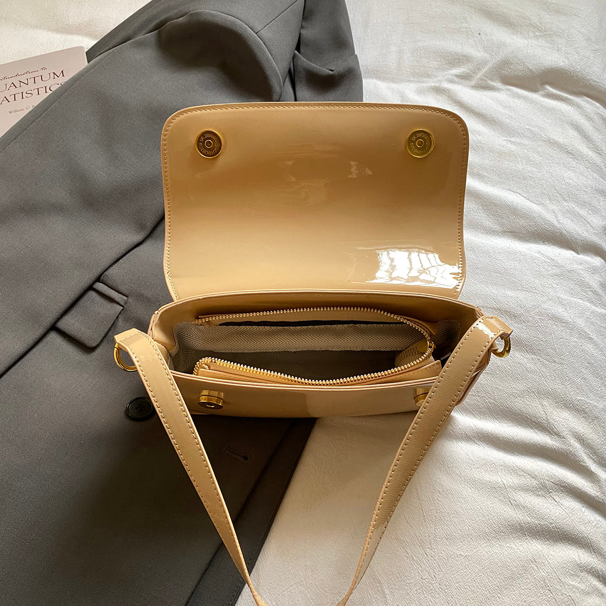 Modern Chic All-Season PU/Artificial Leather/Microfiber Leather Women's Handbags Other Bags | Color: Khaki | Image 2