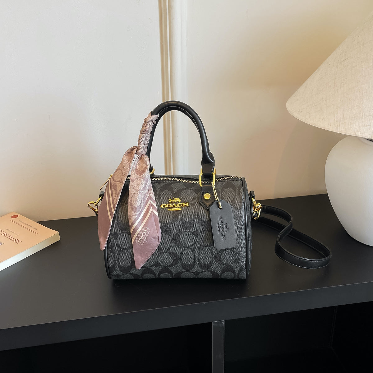 Modern Chic All-Season PU/Artificial Leather/Microfiber Leather Women's Crossbody Bags Other Bags | Color: Black | Image 3