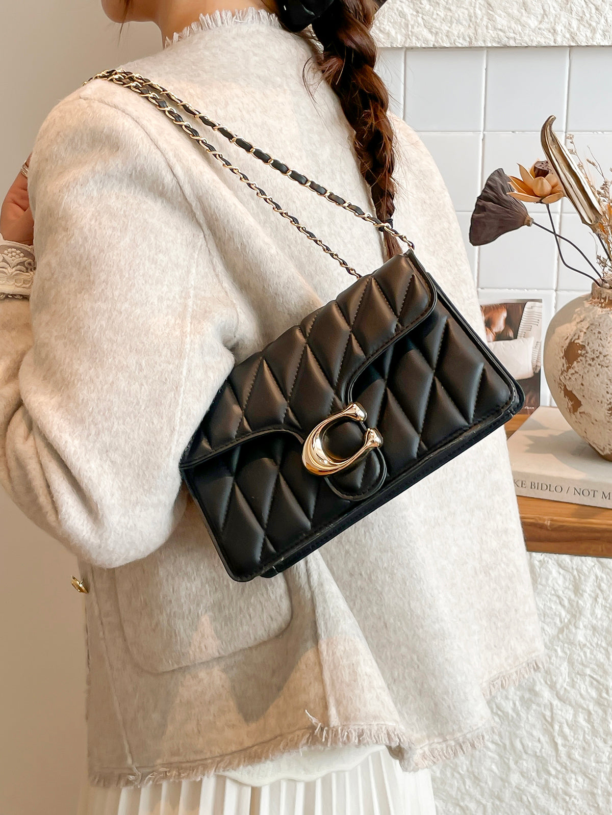 Modern Chic All-Season PU/Artificial Leather/Microfiber Leather Women's Crossbody Bags Other Bags | Color: Black | Image 3