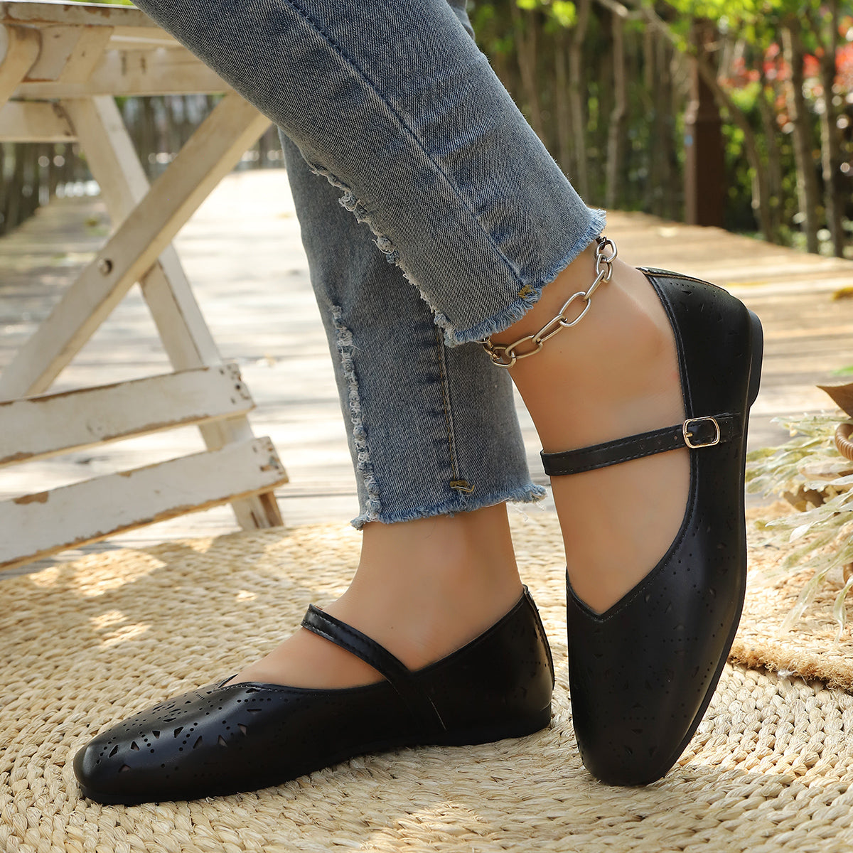Modern Chic All-Season PU/Artificial Leather/Microfiber Leather Women's Flat Shoes | Color: Black | Image 1