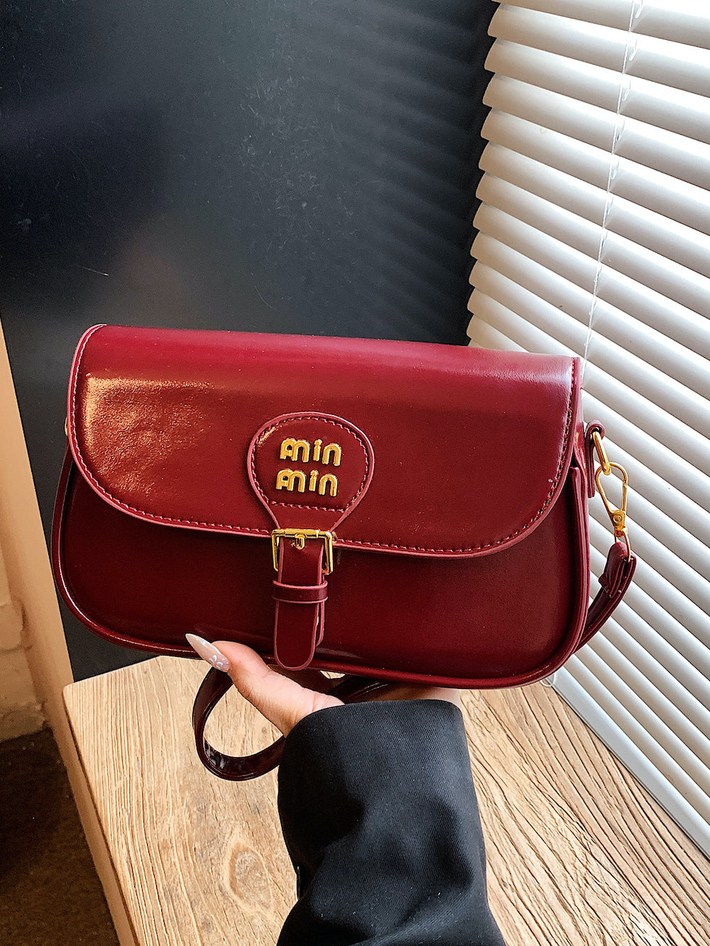 Modern Chic All-Season PU/Artificial Leather/Microfiber Leather Women's Crossbody Bags Other Bags | Color: Brick Red | Image 3