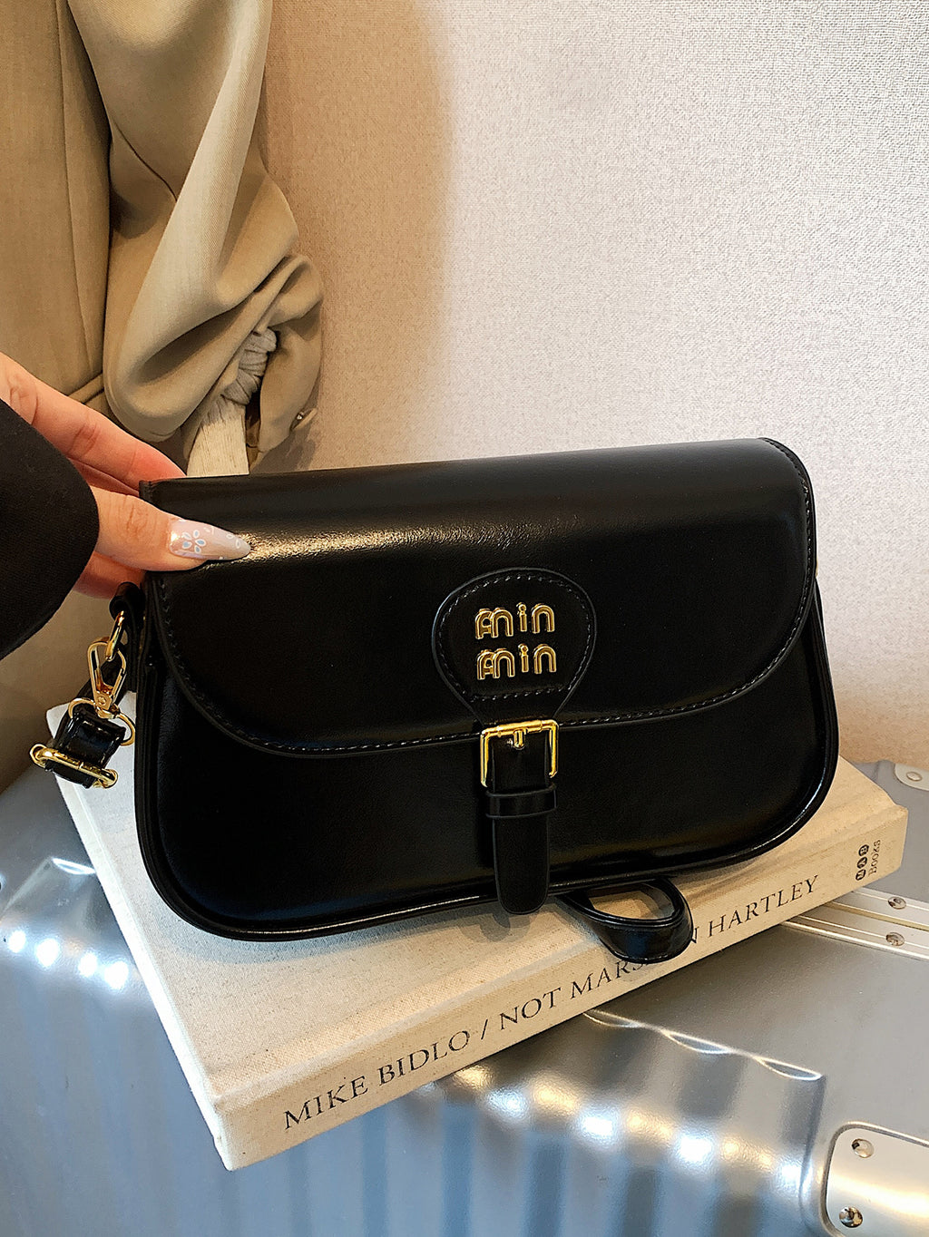 Modern Chic All-Season PU/Artificial Leather/Microfiber Leather Women's Crossbody Bags Other Bags | Color: Black | Image 3