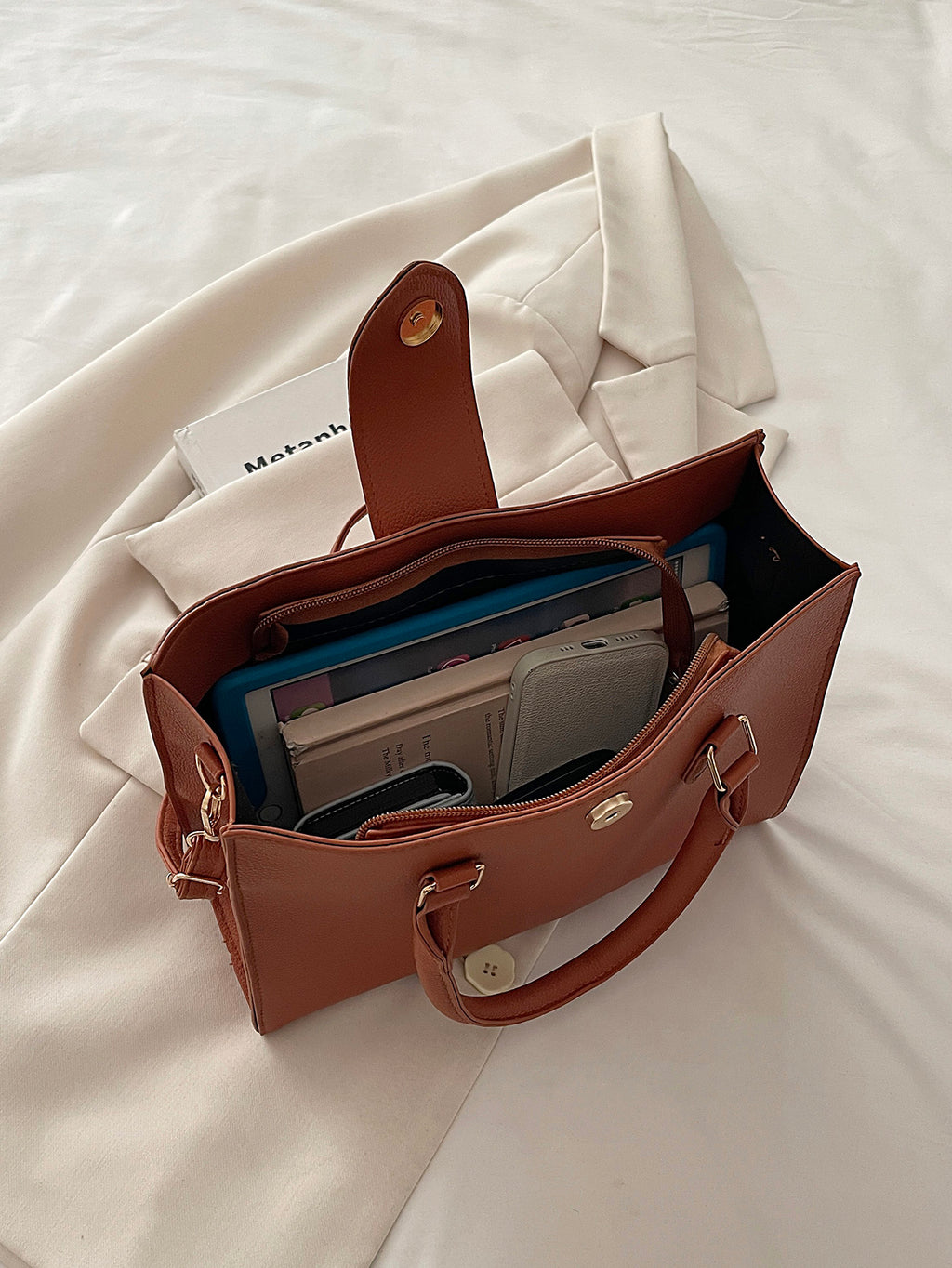 Modern Chic All-Season PU/Artificial Leather/Microfiber Leather Women's Handbags Tote Bags | Color: Brown | Image 2