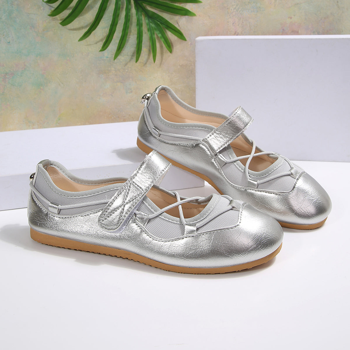 Modern Chic All-Season PU/Artificial Leather/Microfiber Leather Women's Flat Shoes | Color: Silver | Image 2