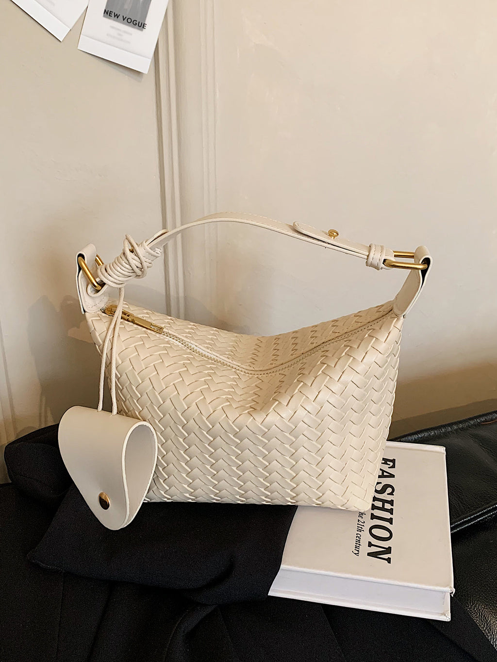 Modern Chic All-Season PU/Artificial Leather/Microfiber Leather Women's Crossbody Bags Other Bags | Color: White | Image 3