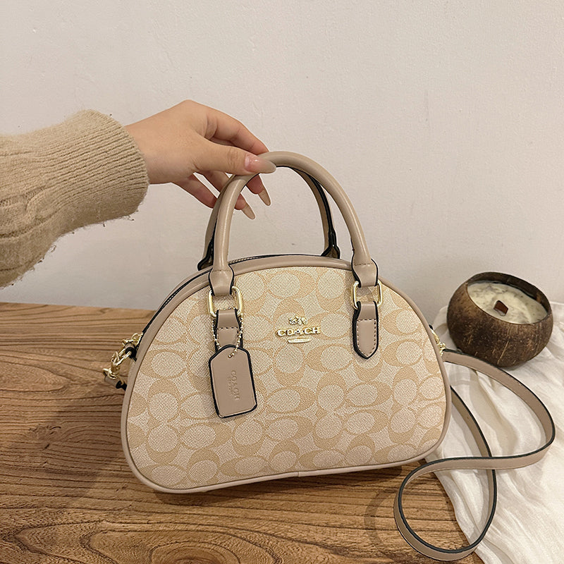 Modern Chic All-Season PU/Artificial Leather/Microfiber Leather Women's Handbags Other Bags | Color: Khaki | Image 2