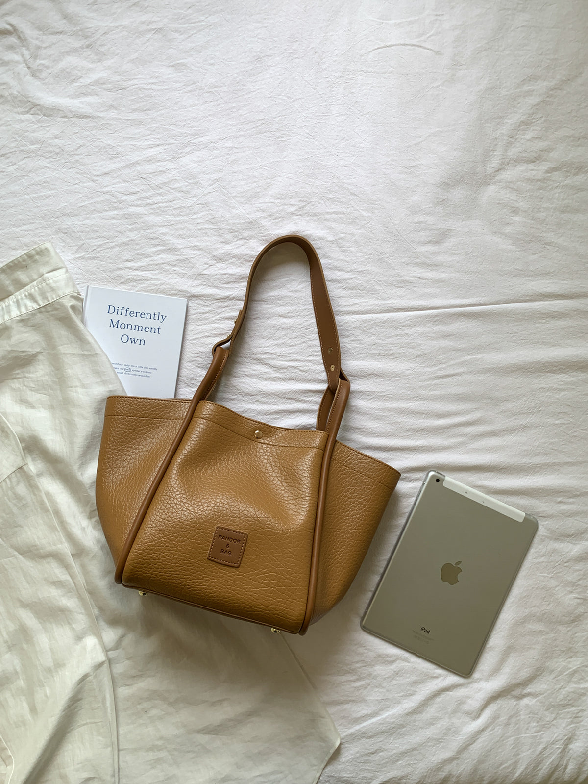 Quiet Luxury Autumn PU/Artificial Leather/Microfiber Leather Women's Shoulder Bags Tote Bags | Color: Khaki | Image 3
