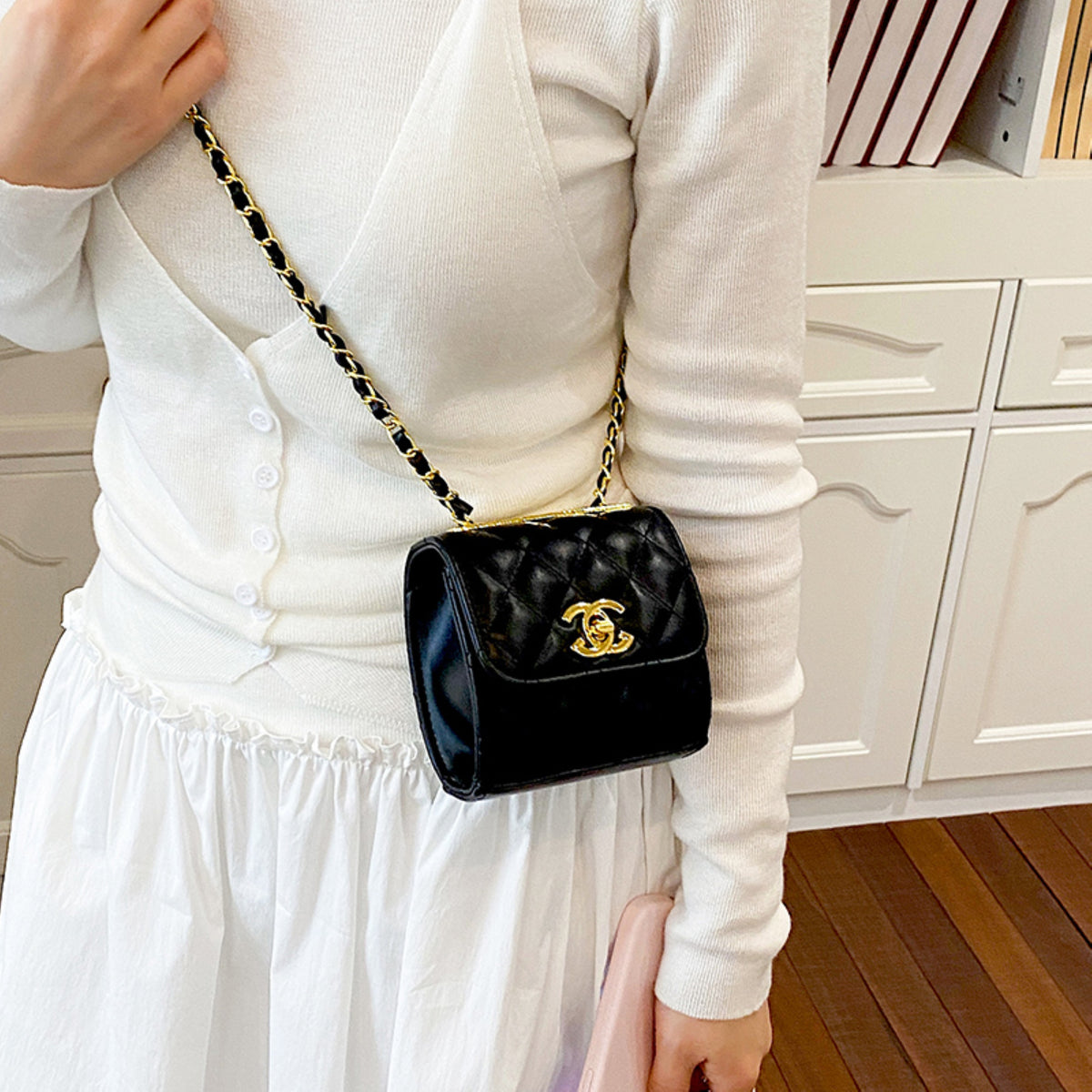 Modern Chic All-Season PU/Artificial Leather/Microfiber Leather Women's Handbags Other Bags | Color: Black | Image 2