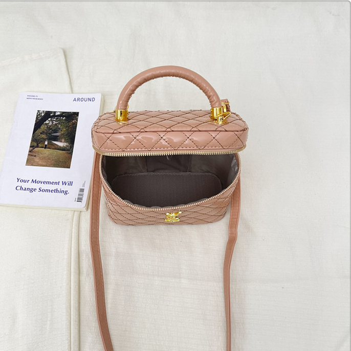 Modern Chic All-Season PU/Artificial Leather/Microfiber Leather Women's Crossbody Bags Box Bags | Color: Khaki | Image 2