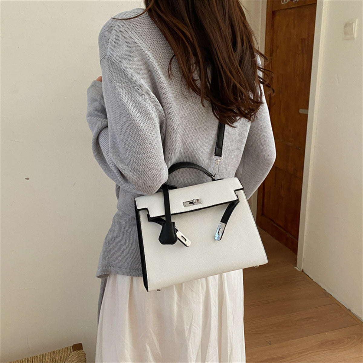 Modern Chic All-Season PU/Artificial Leather/Microfiber Leather Women's Handbags Other Bags | Color: Style 3 | Image 3