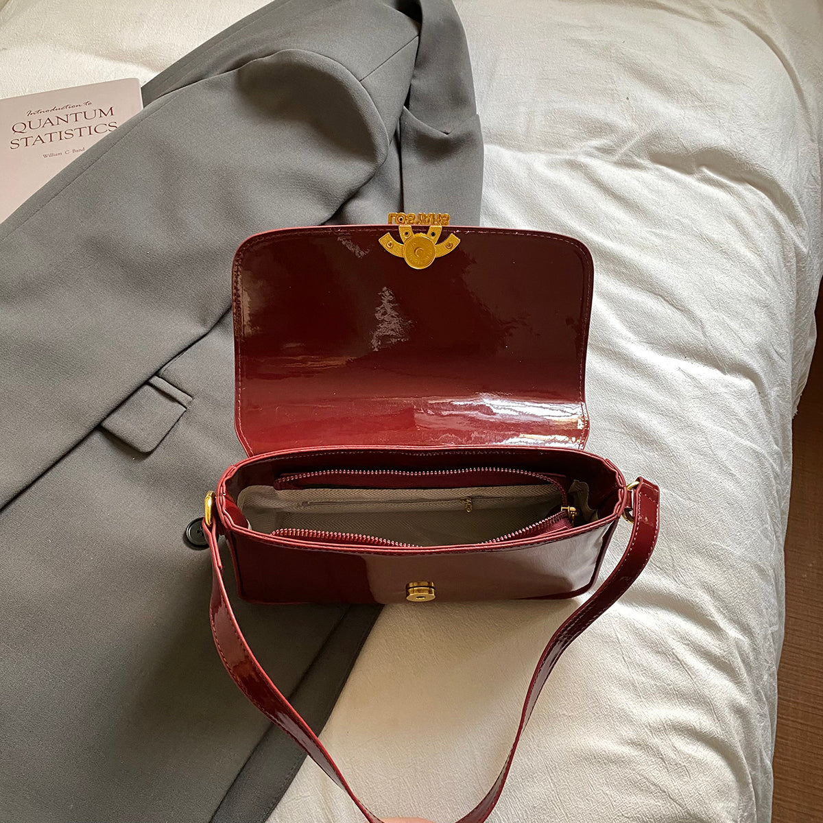 Modern Chic All-Season PU/Artificial Leather/Microfiber Leather Women's Handbags Other Bags | Color: Red | Image 2