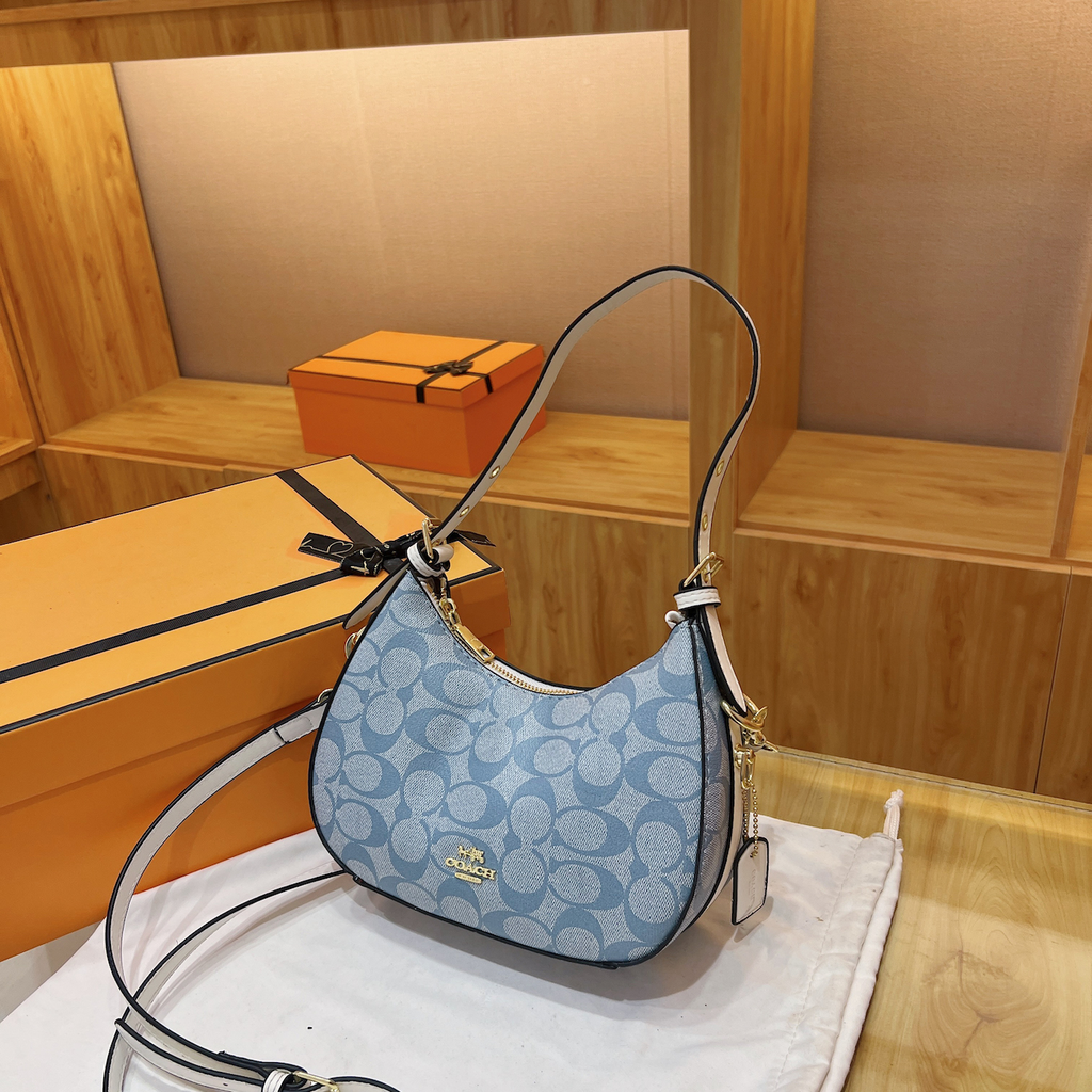 Modern Chic All-Season PU/Artificial Leather/Microfiber Leather Women's Shoulder Bags Underarm Bags | Color: Blue | Image 3