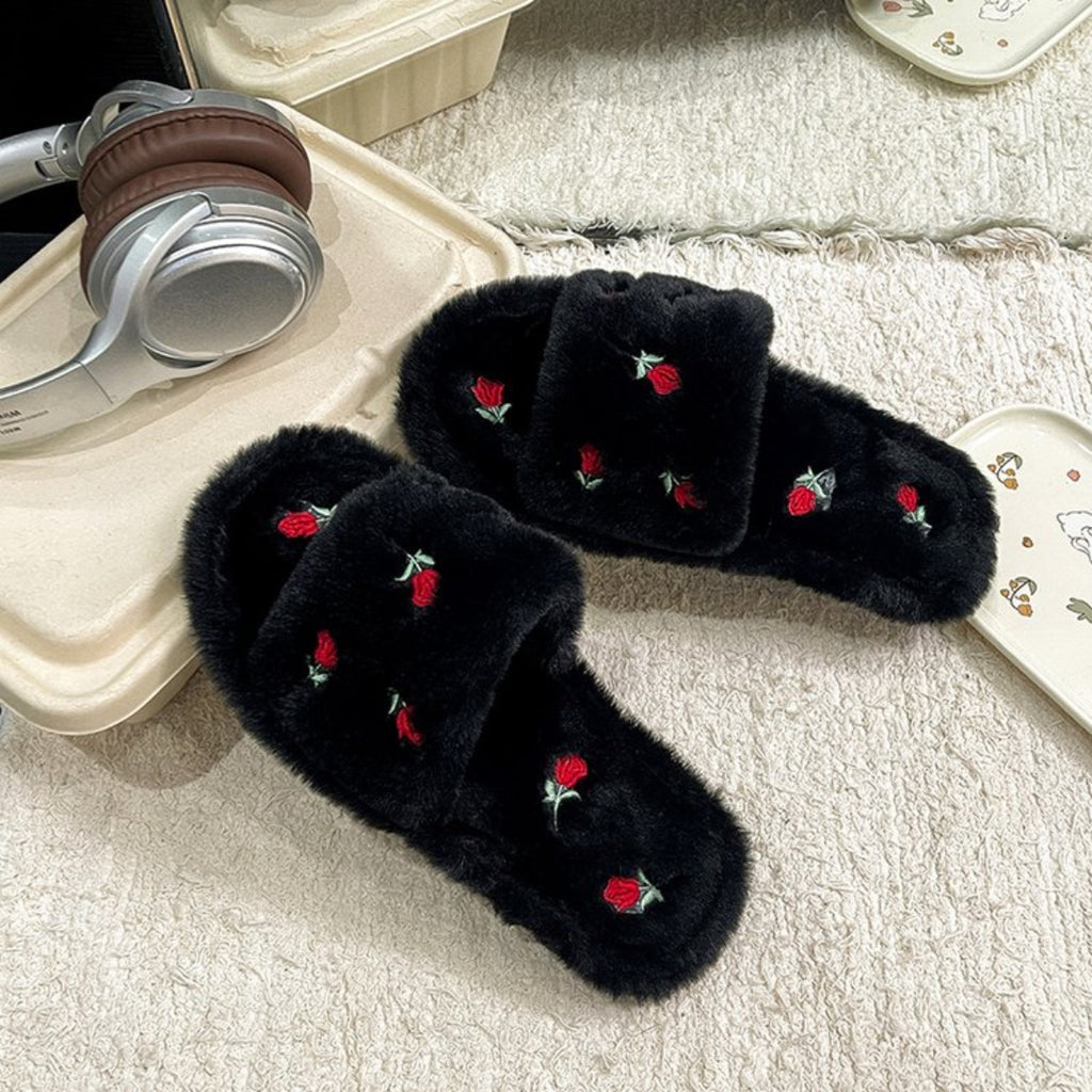 Modern Chic All-Season Cloth / Textile Women's Home Slippers | Color: Black | Image 3